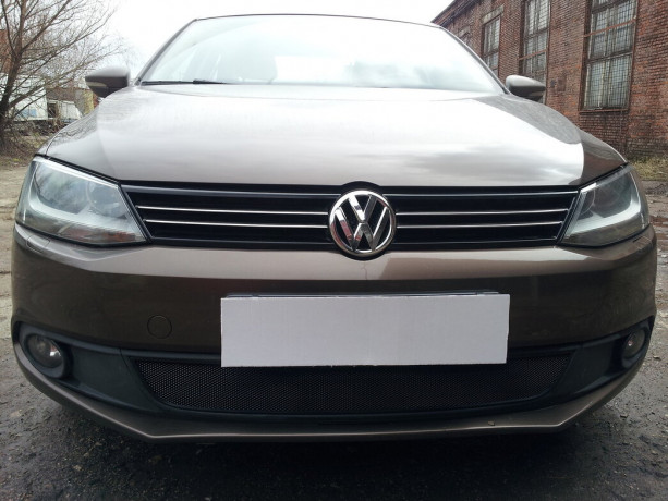 Защита радиатора "Standart" Volkswagen Jetta (2010-2014) чёрная купить недорого с доставкой в Новосибирск
