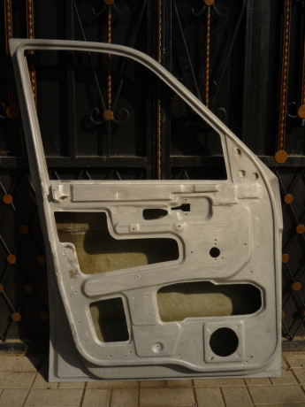 боковая передняя дверь правая стеклопластиковая для У@З 3163 p@triot купить недорого с доставкой в Новосибирск