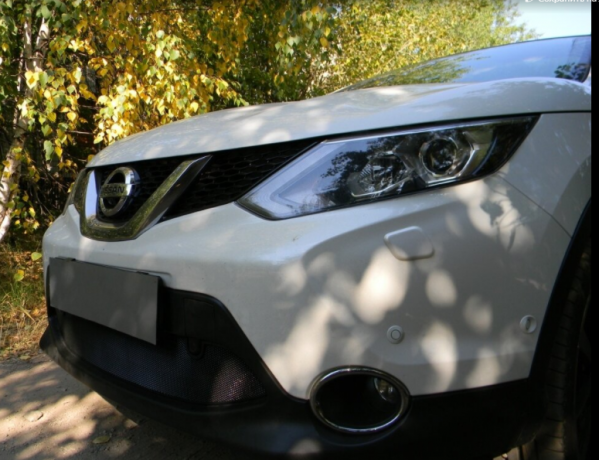 Защита радиатора "Standart" Nissan Qashqai (2013-2019) c парктроником, чёрная купить недорого с доставкой в Новосибирск