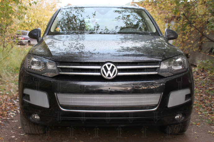 Защита радиатора "Standart" Volkswagen Touareg II (2010-2014) центральная, хром купить недорого с доставкой в Новосибирск