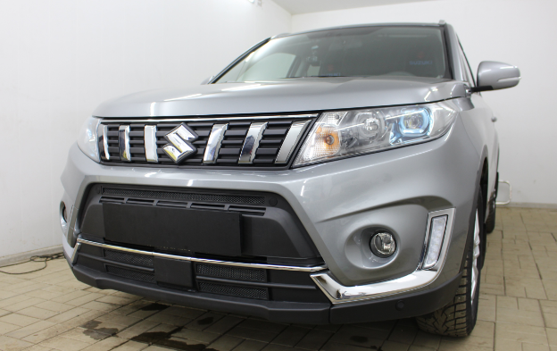 Защита радиатора "Standart" Suzuki Vitara (2018-н.в.) верх, чёрная купить недорого с доставкой в Новосибирск