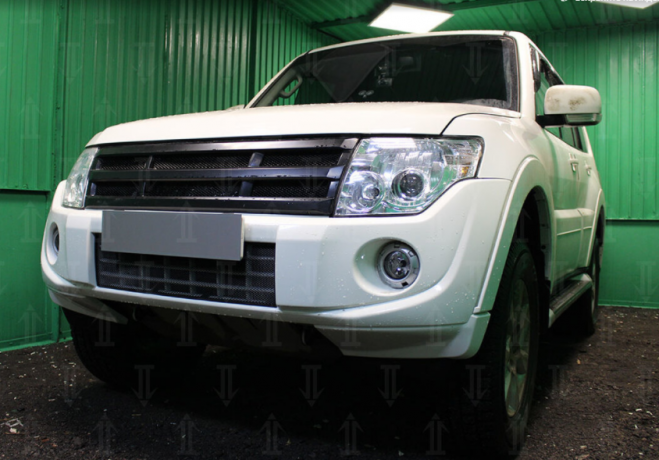 Защита радиатора "Standart" Mitsubishi Pajero (2011-2015) чёрная купить недорого с доставкой в Новосибирск