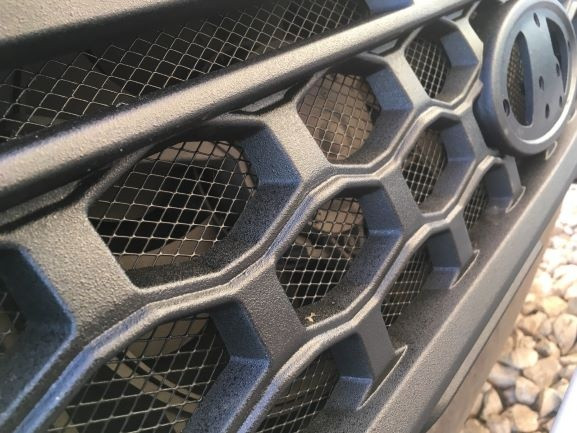 Решетка радиатора "TITAN" для B@3 2121, 21213, 21214, 2131 "L@DA 4x4" (без защитной сетки) Черное матовое купить недорого с доставкой в Новосибирск